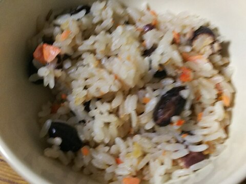 黒豆と鮭の炊き込みご飯